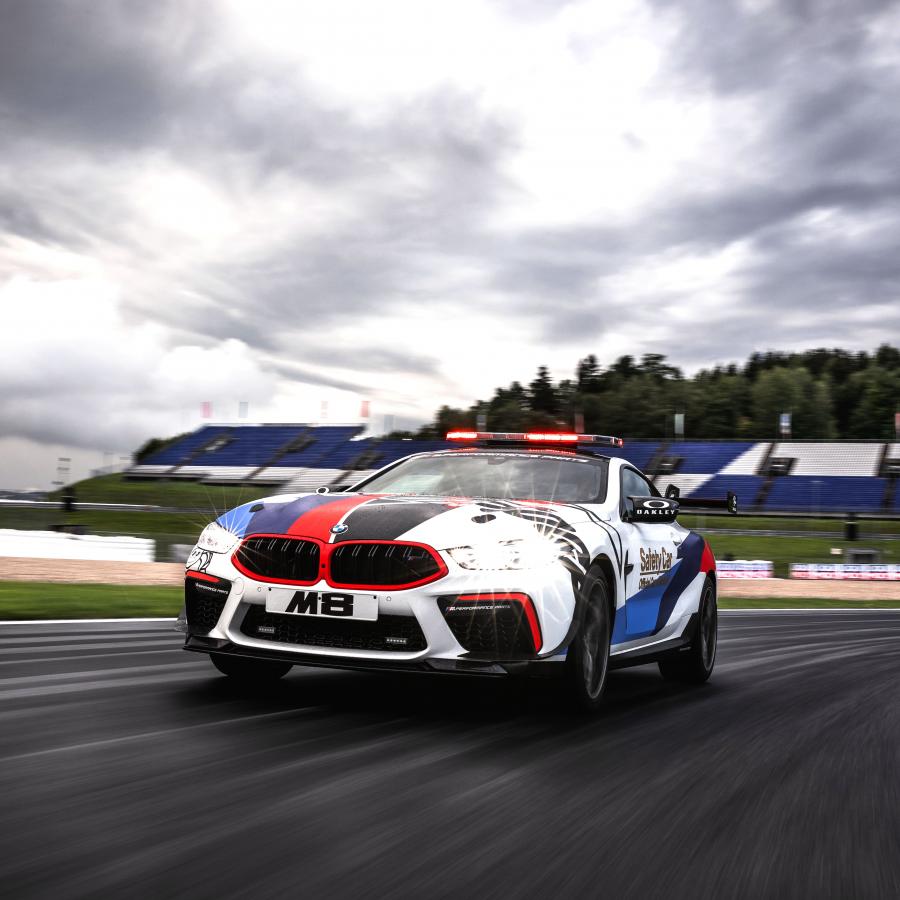  BMW M8 Competition Coupe MotoGP Safety Car (F92) 2019 года  (фото 36 из 38)